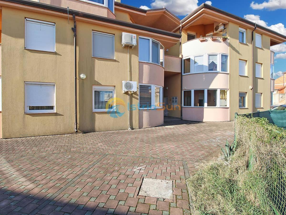 Apartments Bardak Ližnjan Eksteriør billede