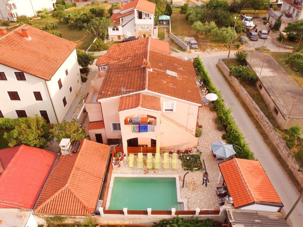 Apartments Bardak Ližnjan Eksteriør billede